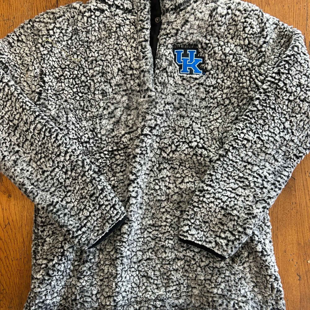Gray Sherpa Pullover with UK logo